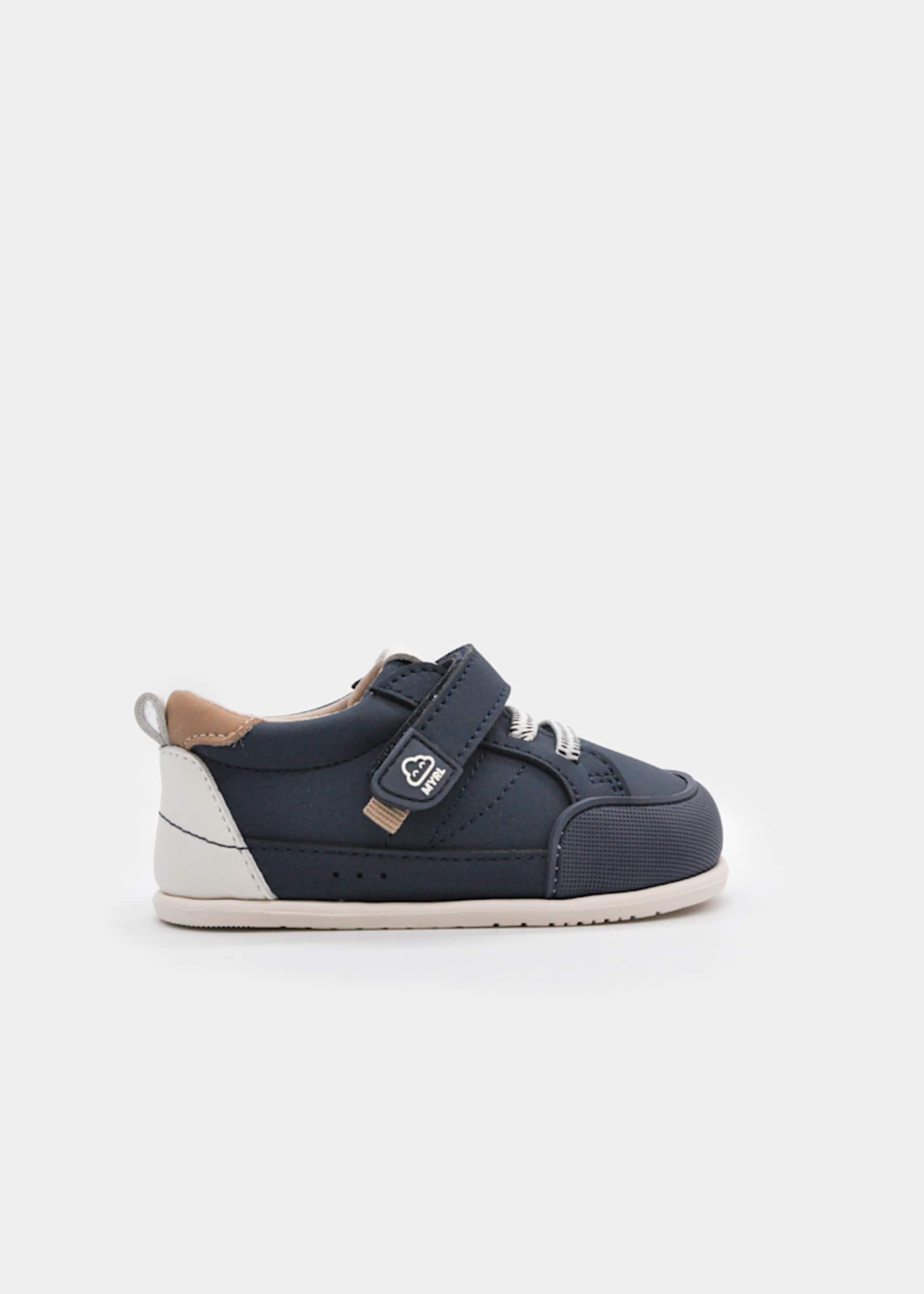 Sneakers baby
