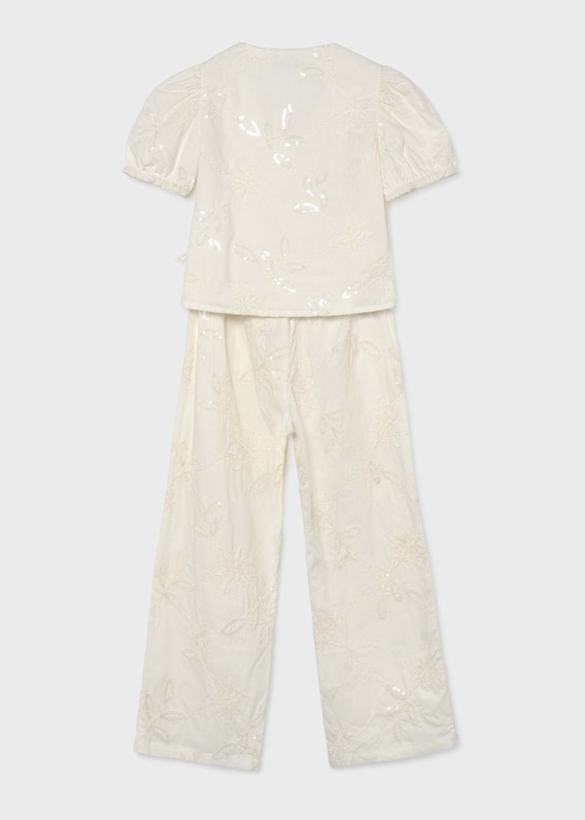 Conjunto pantalón largo y blusa con bordados chica