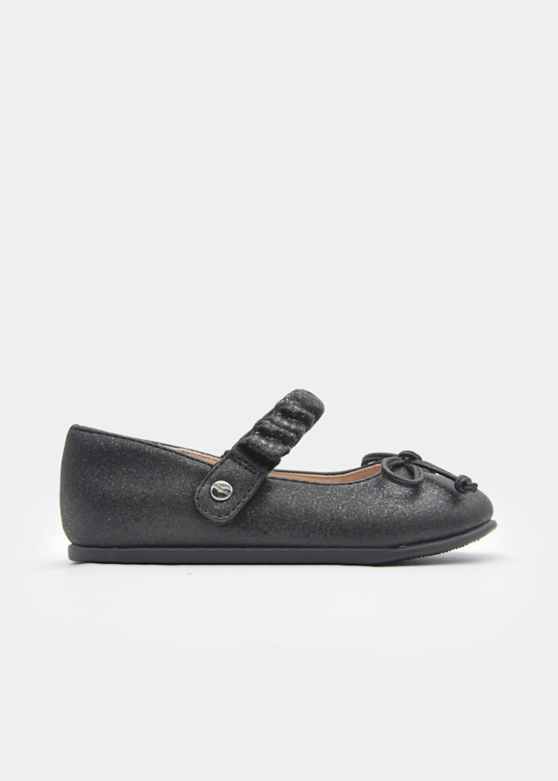 Girls' Mary Janes with a bow