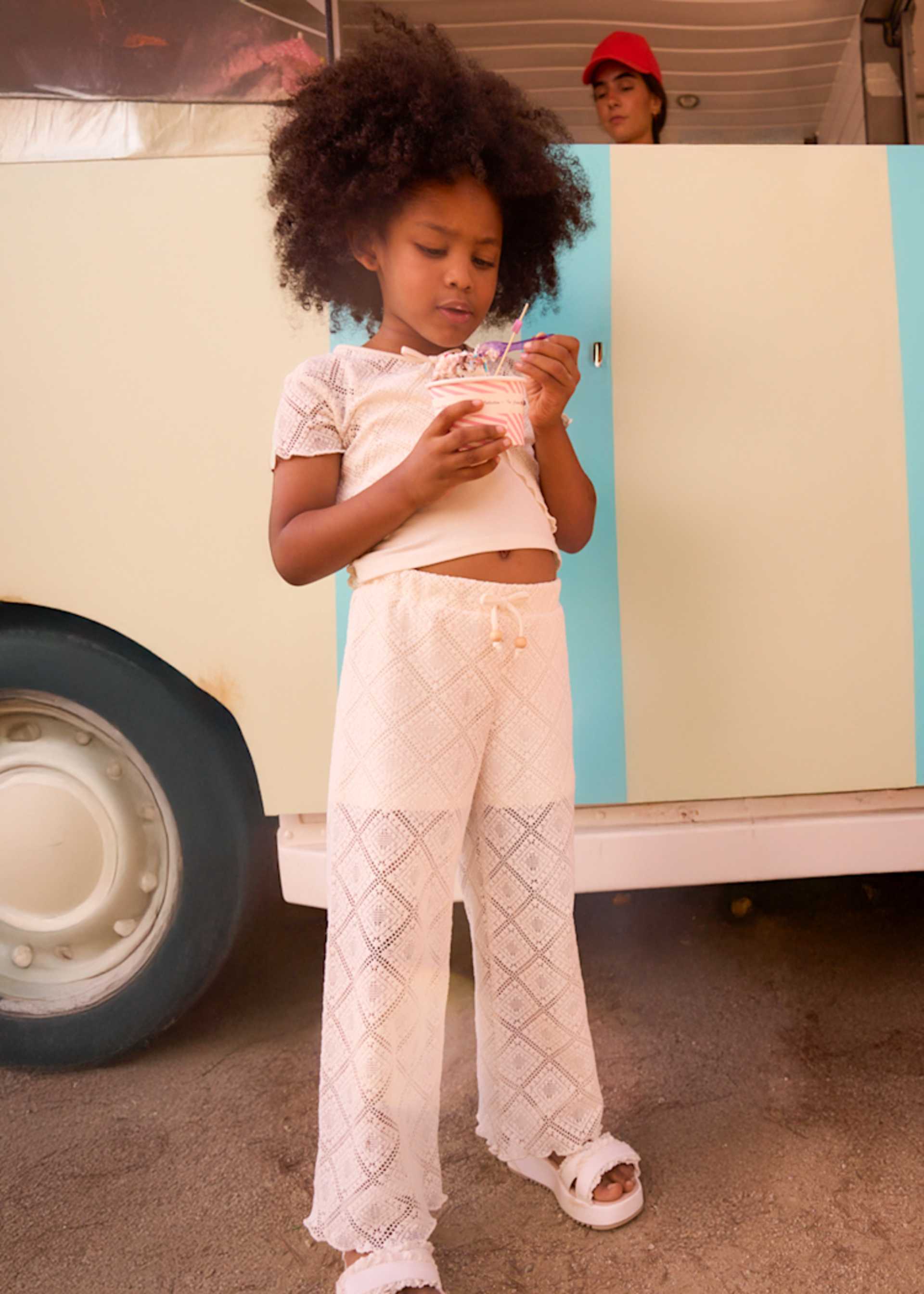 Pantalón largo crochet niña