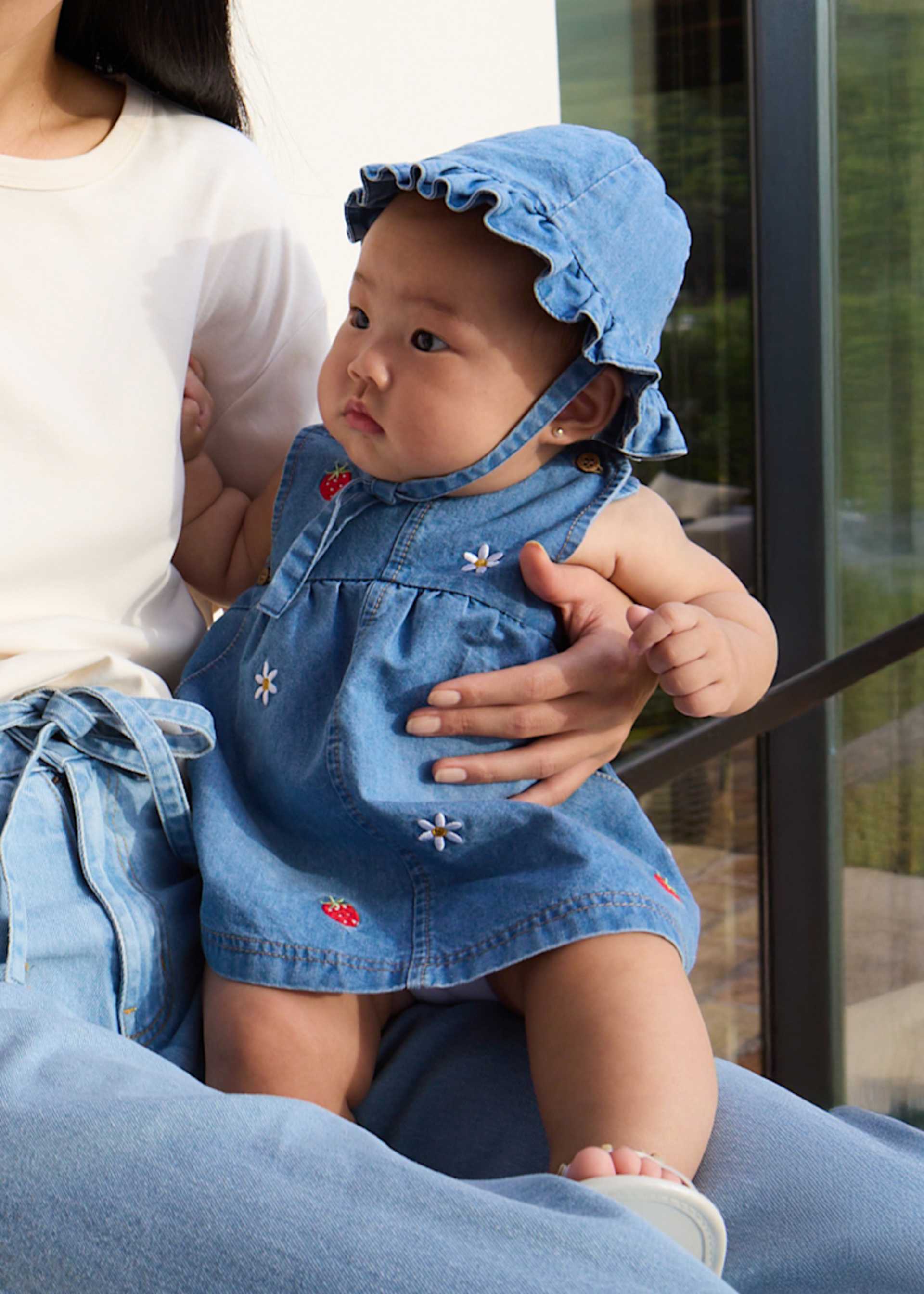 Vestito con cappello volant neonata