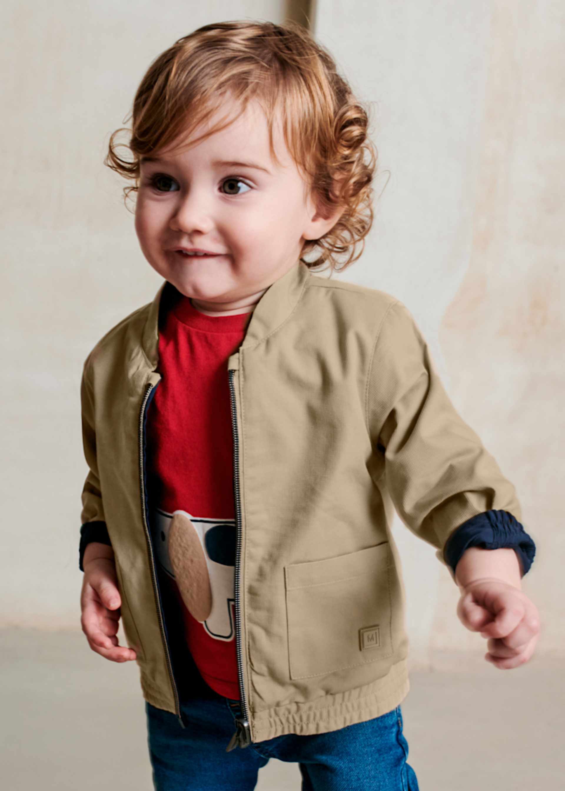 Reversible jacket with pockets