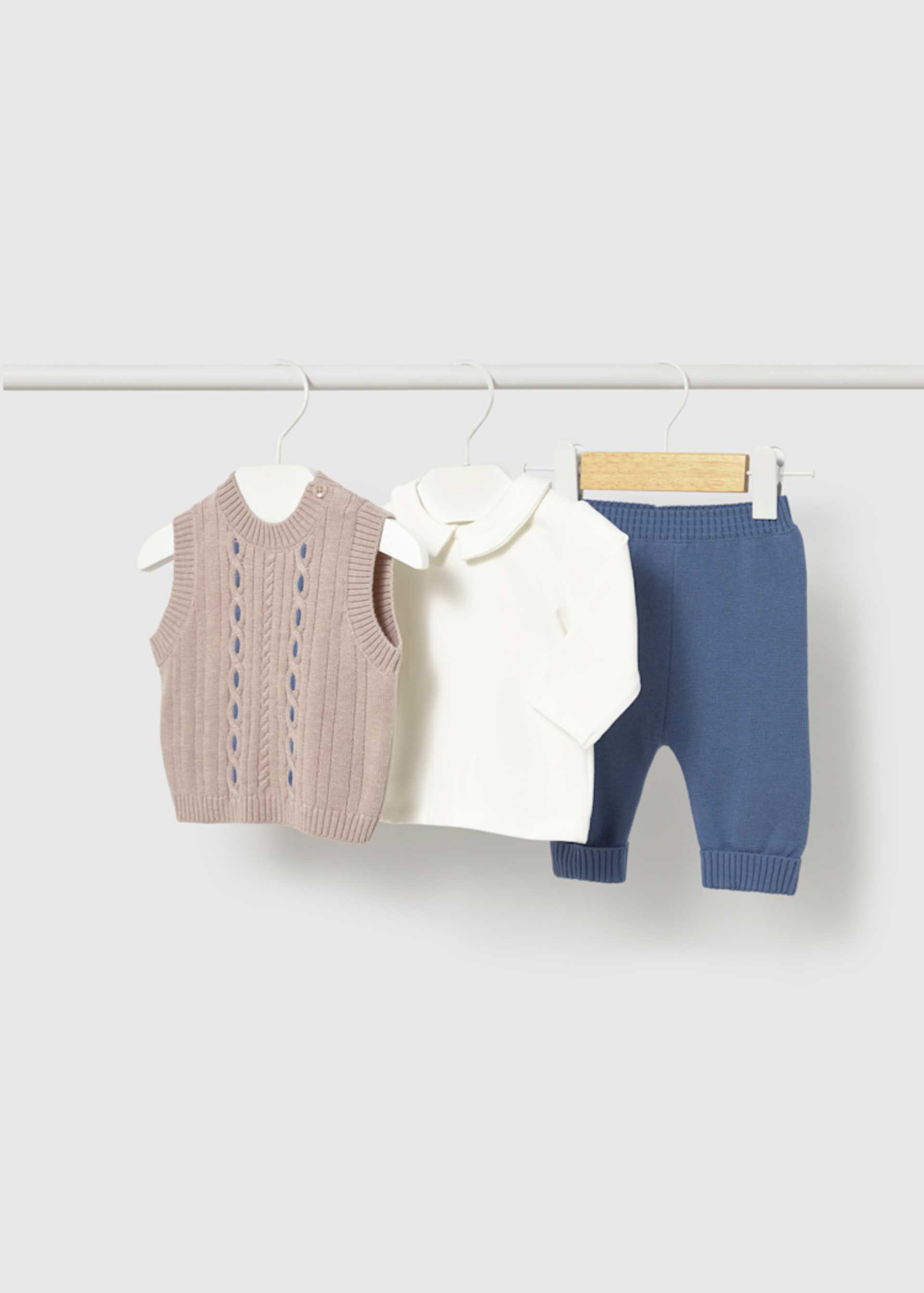 Newborn 3-piece vest set Newborn 3-piece vest set