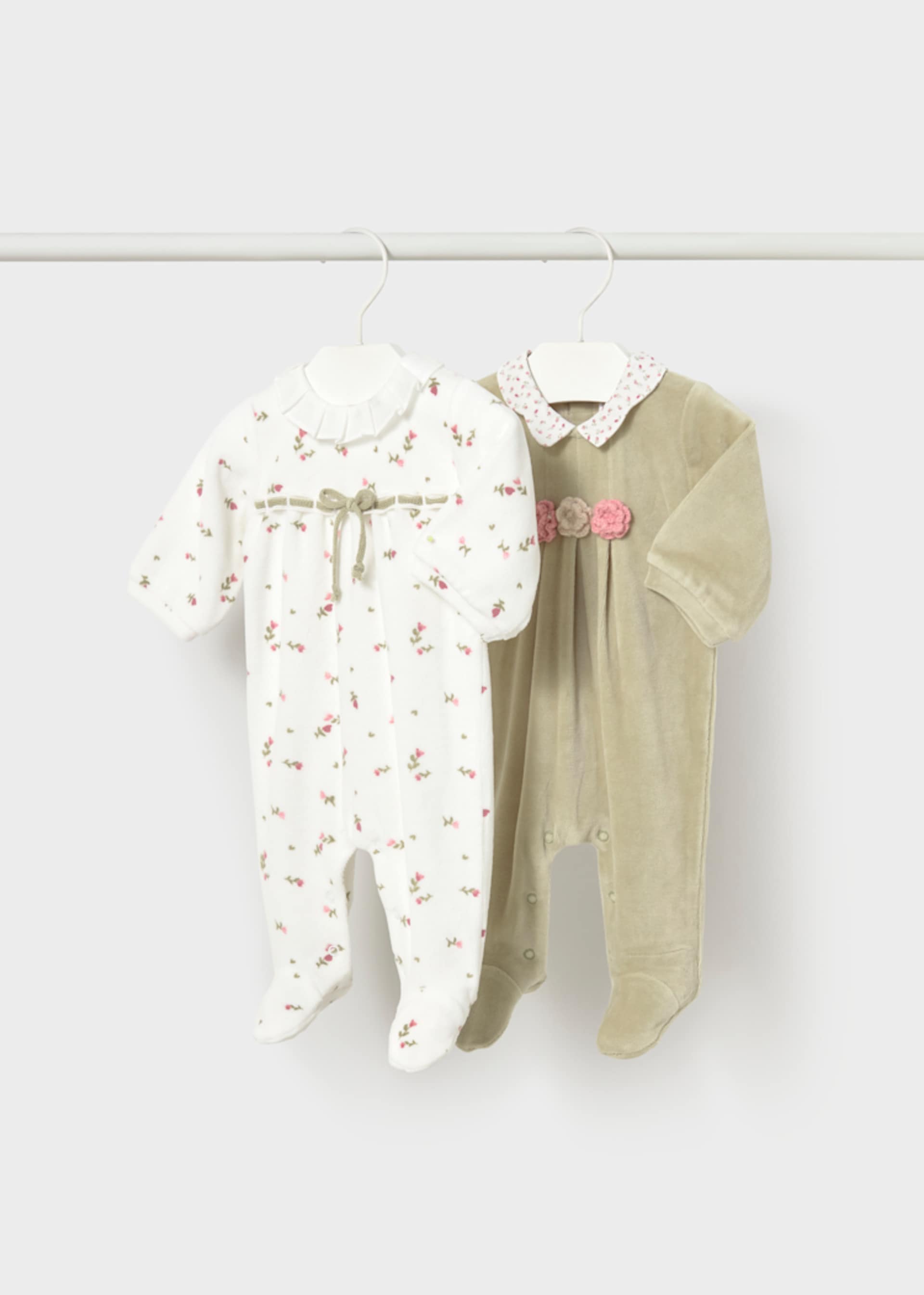 Pack 2 babygrows aveludados recém nascida Pack 2 babygrows aveludados recém nascida