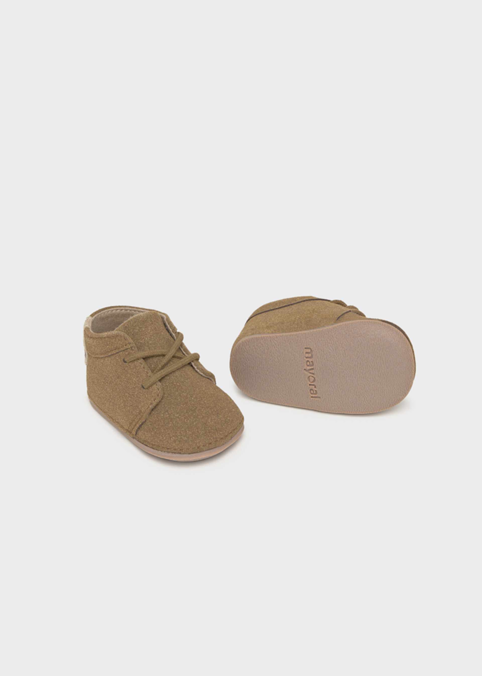 Buty zamszowe dla noworodka