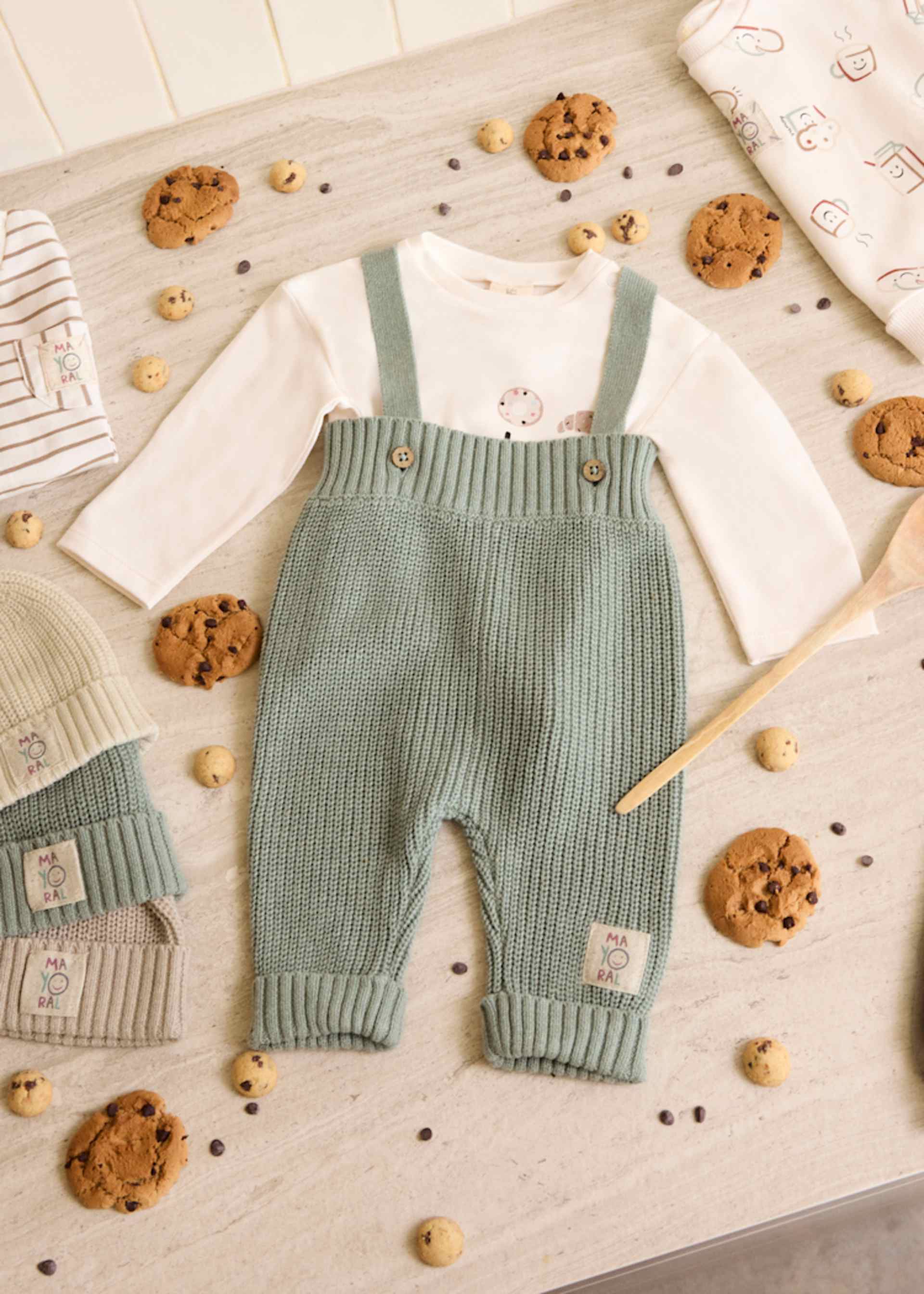 Newborn knit suspender trousers