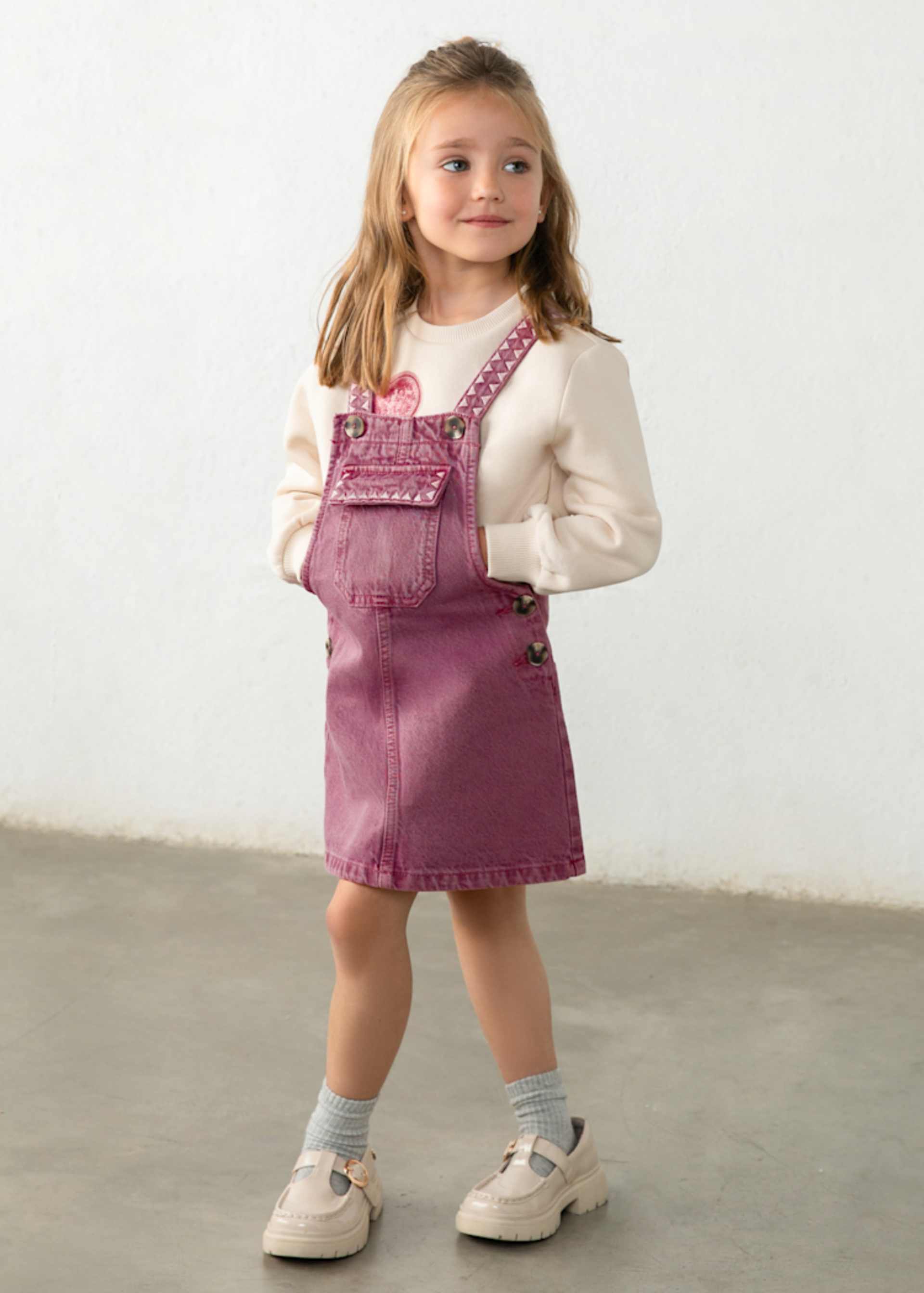 Saia peito bordado menina