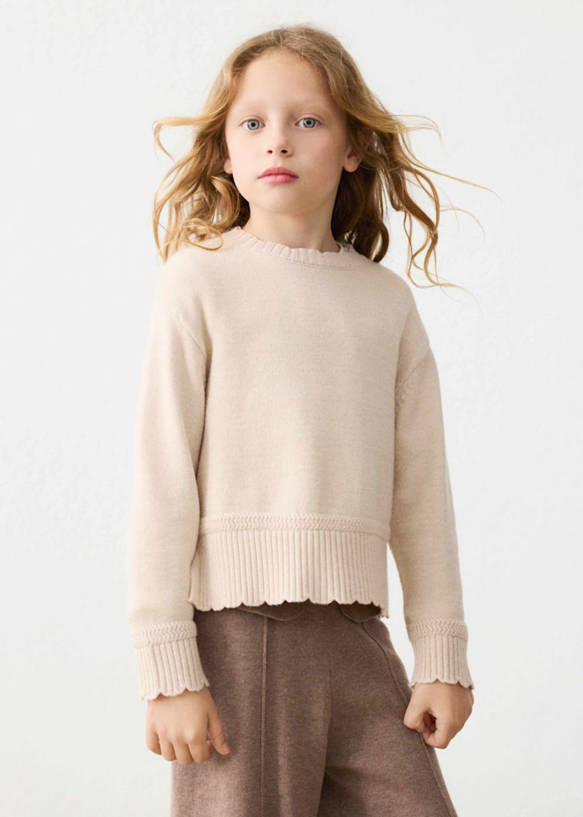 Girl's knitted jumper