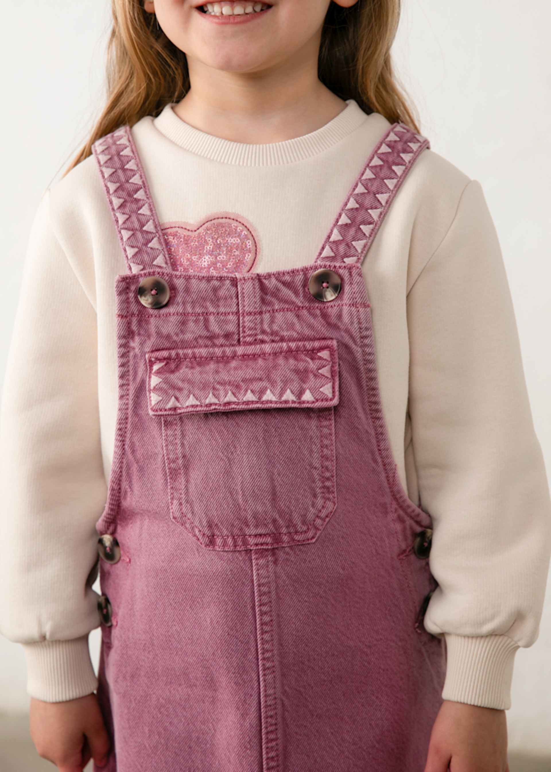 Peto bordado niña