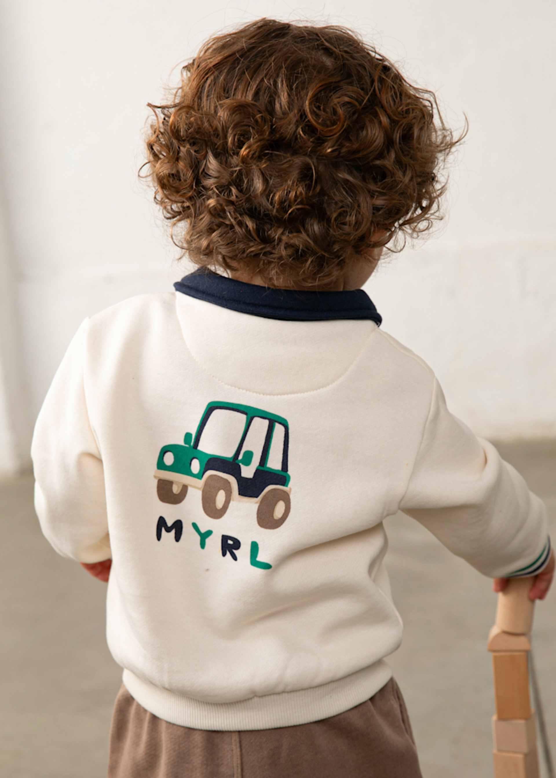 Baby polo-neck sweatshirt with screen print Baby polo-neck sweatshirt with screen print
