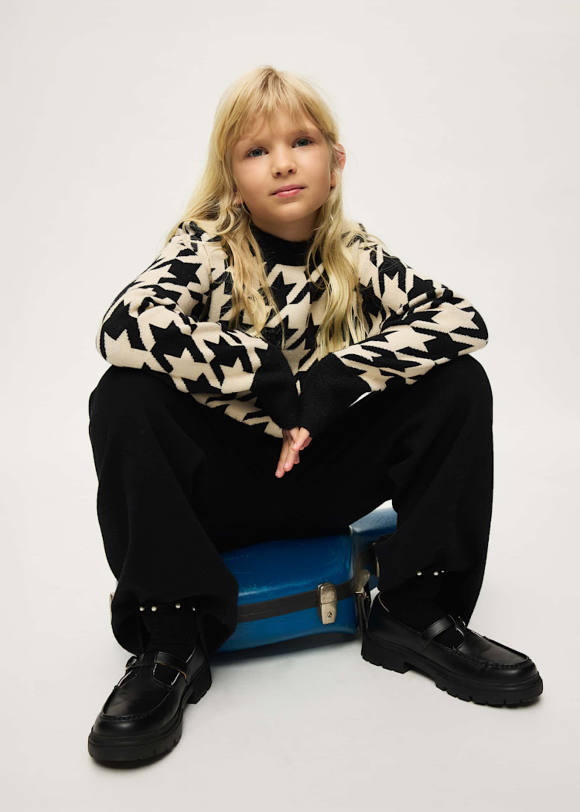 Set Hose und Pullover Teenager Mädchen