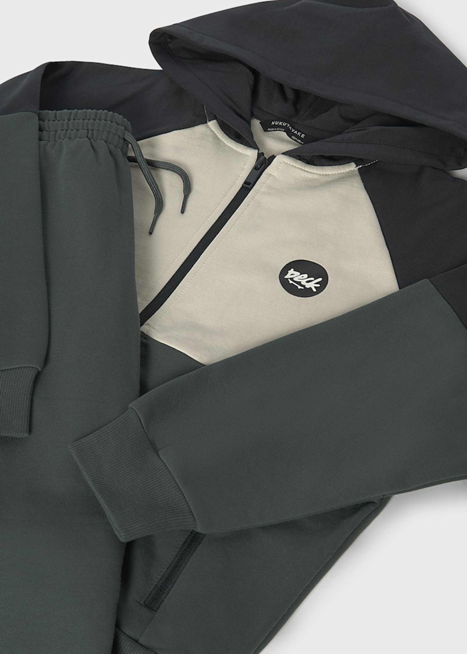 Boys' tracksuit with print on the back
