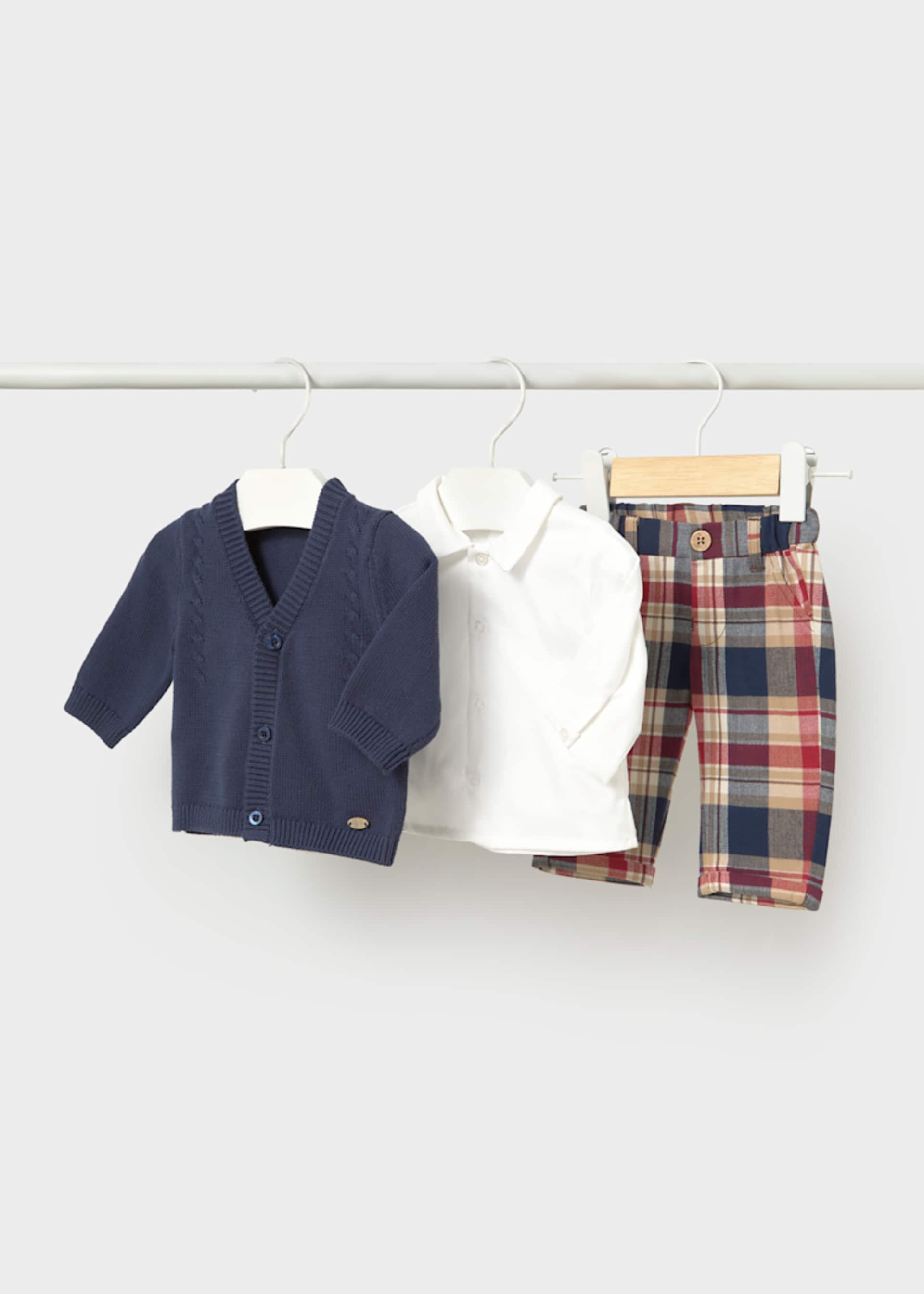 Ensemble 3 pièces cardigan nouveau-né Ensemble 3 pièces cardigan nouveau-né