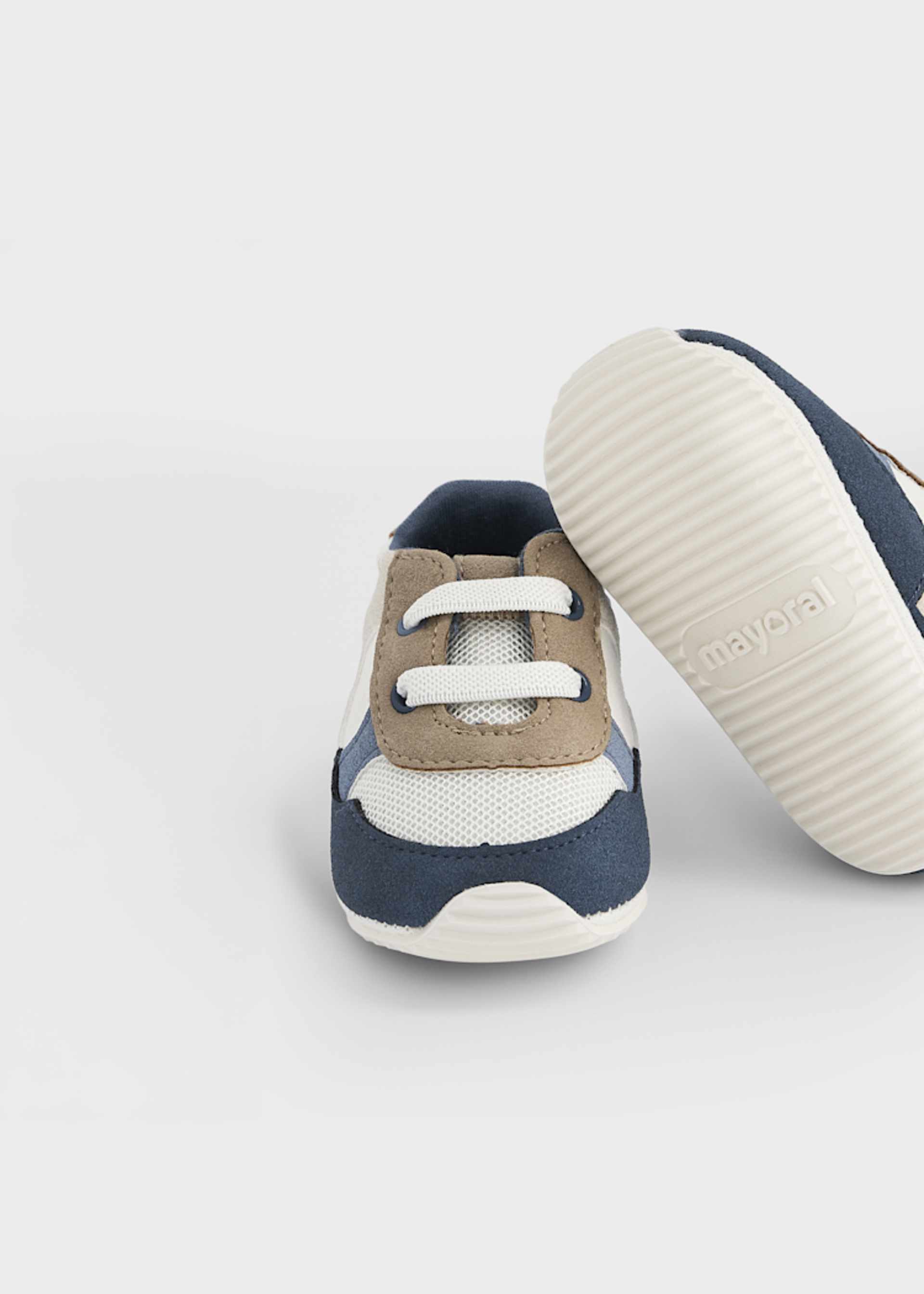 Buty sportowe dla noworodka
