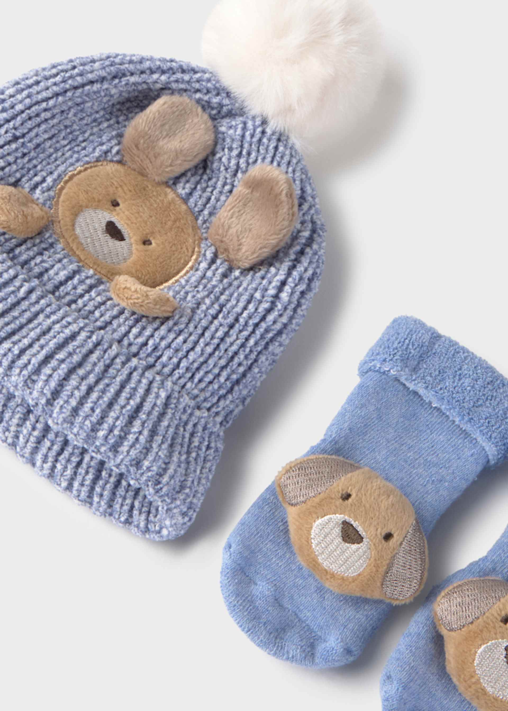 Newborn boy teddy bear hat and mittens set Newborn boy teddy bear hat and mittens set