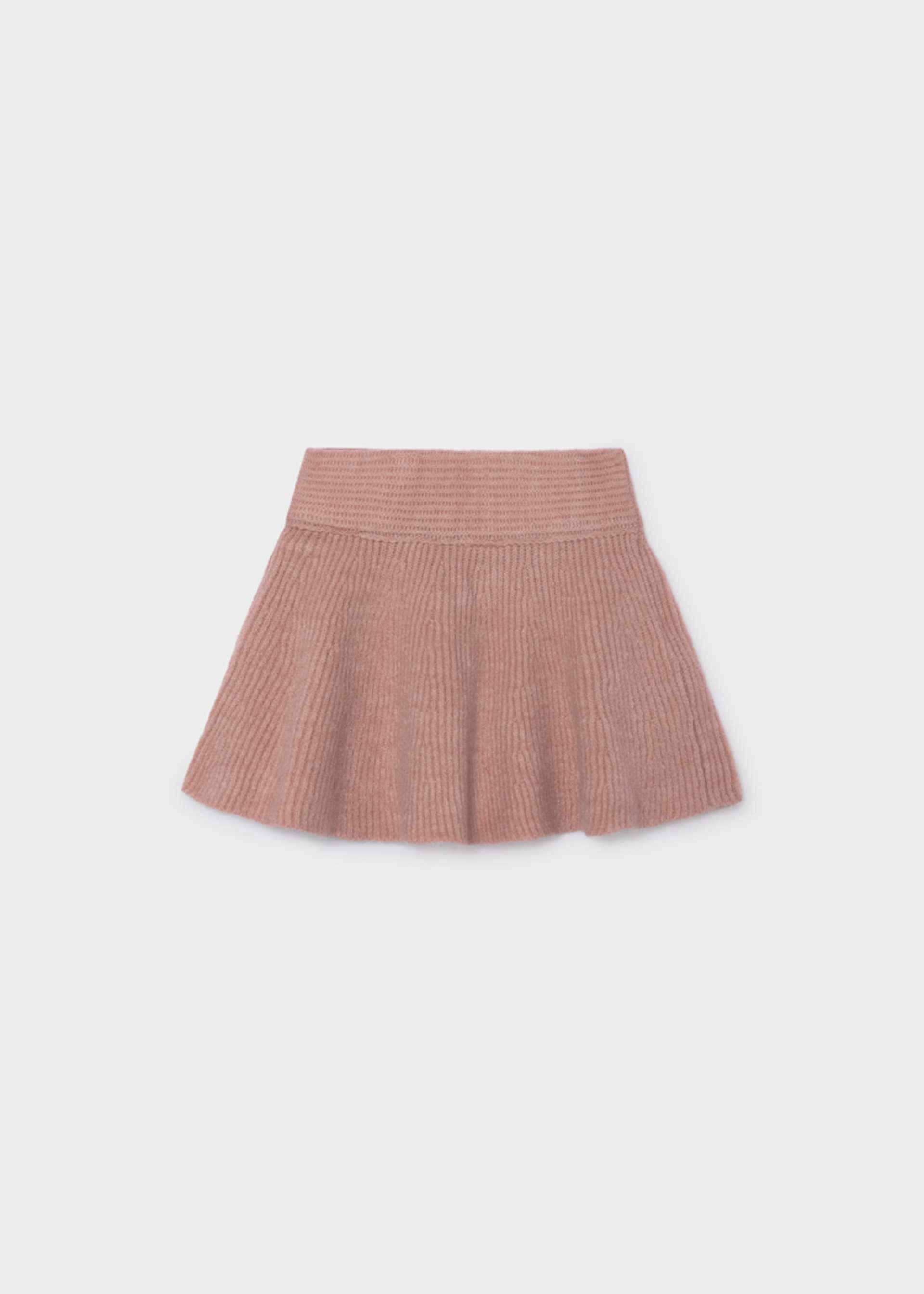 Пола момиче