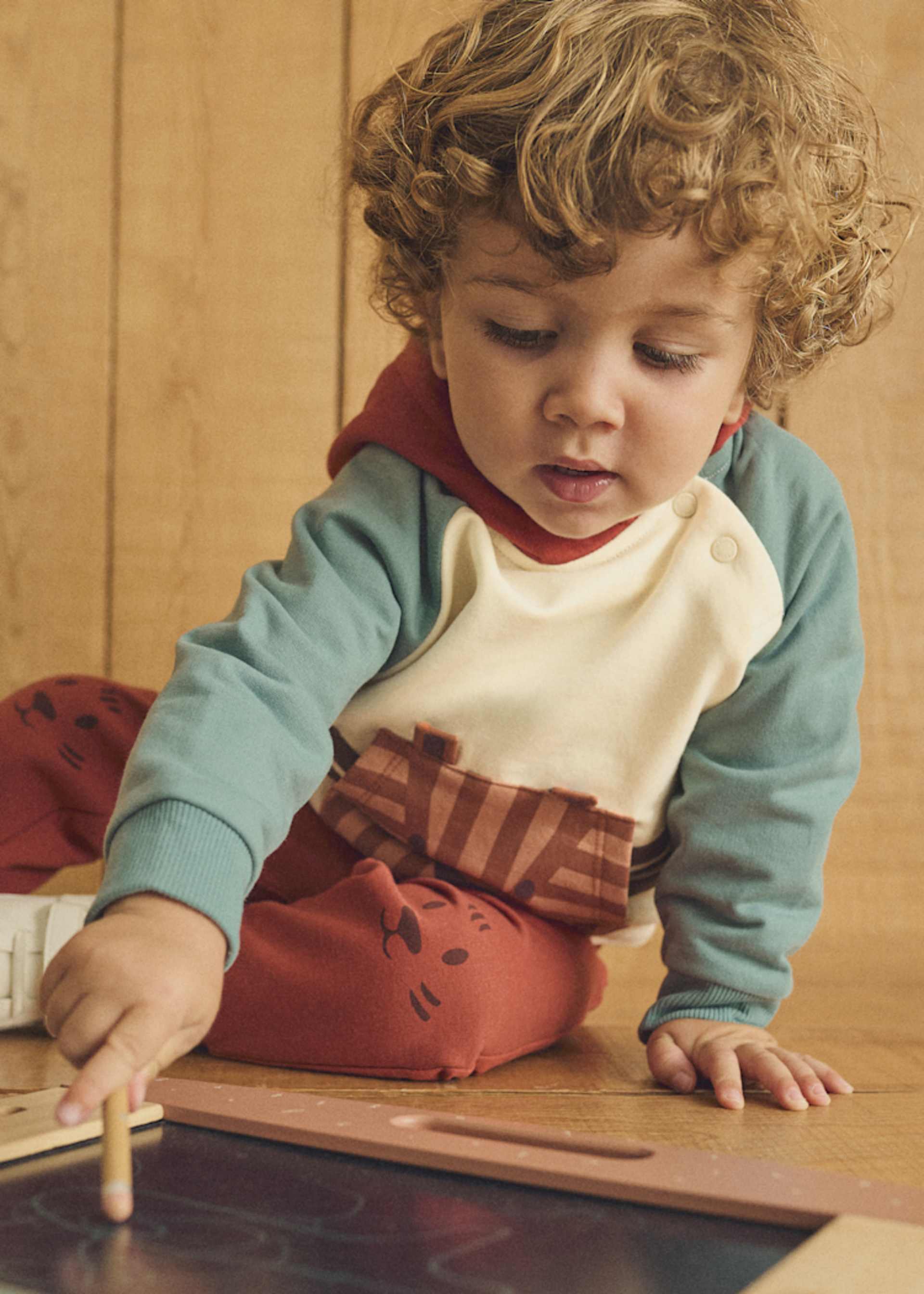 Sweat à capuche bébé