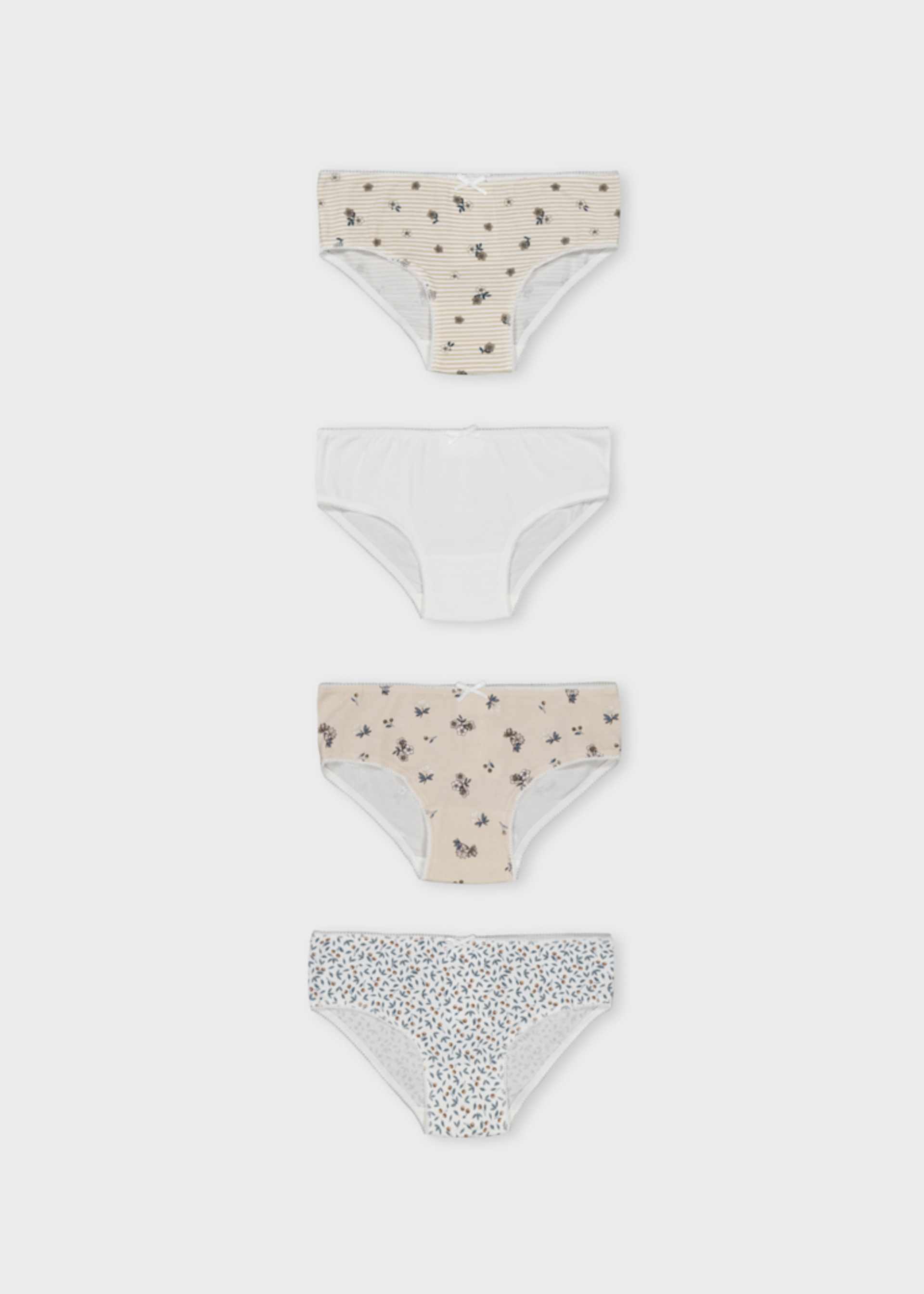 Set 4 braguitas niña