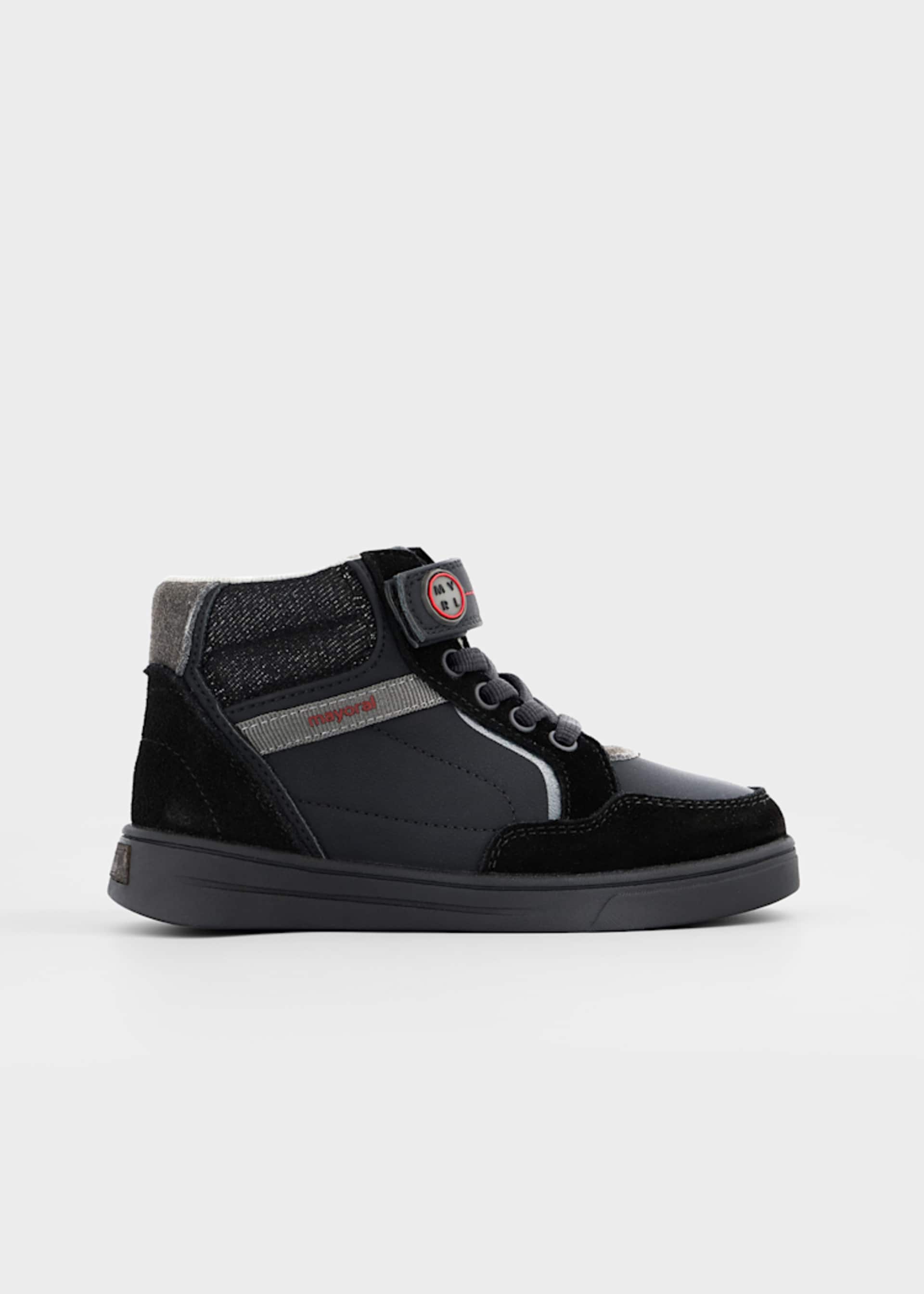 Sneakers boy