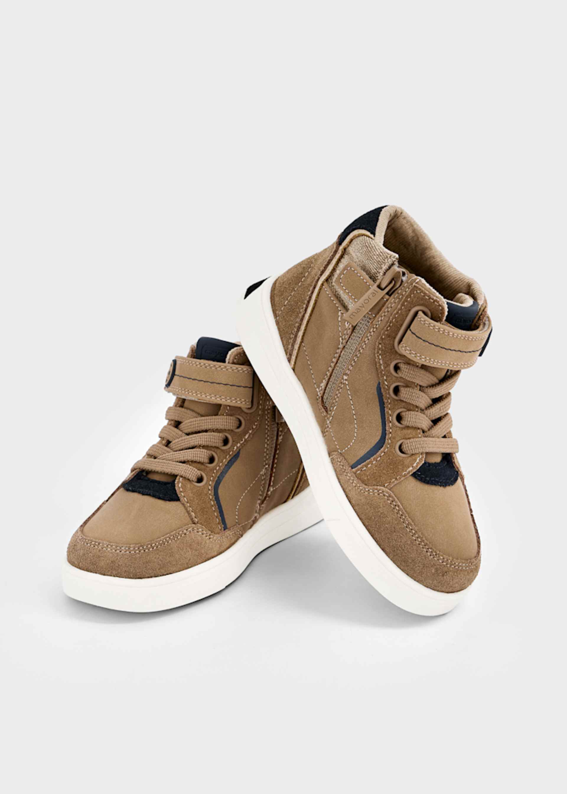 Sneakers boy