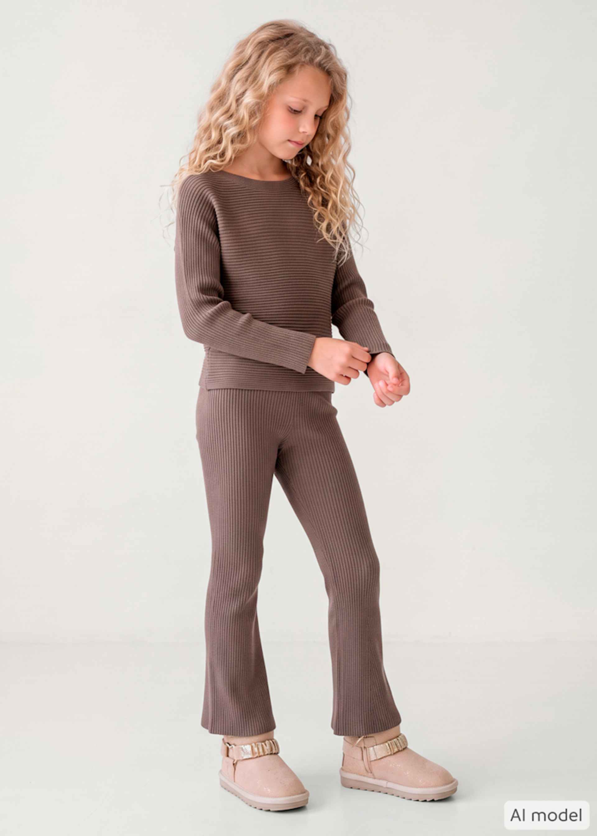 Conjunto pantalón y jersey canalé chica