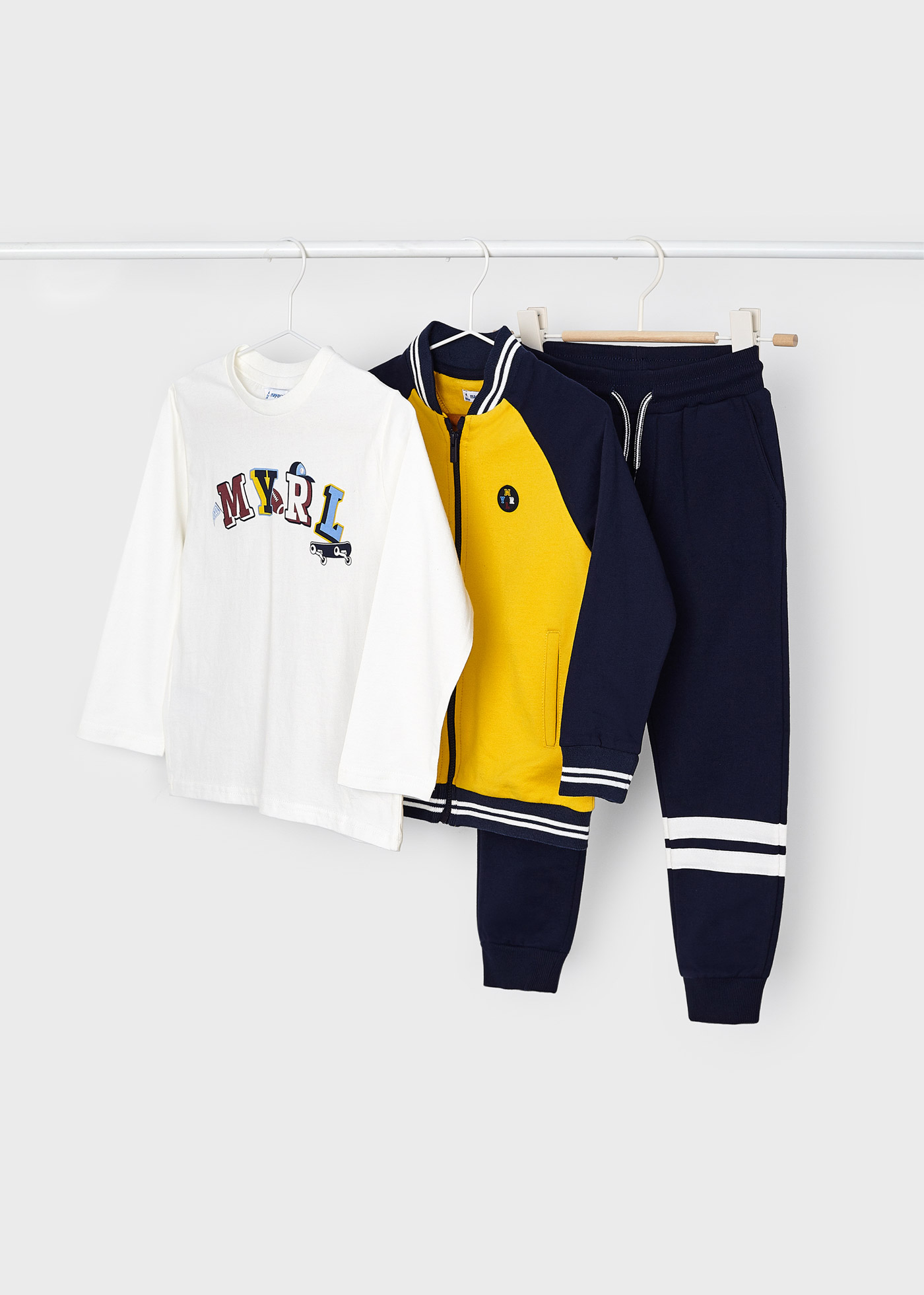 Zara hotsell boys tracksuit