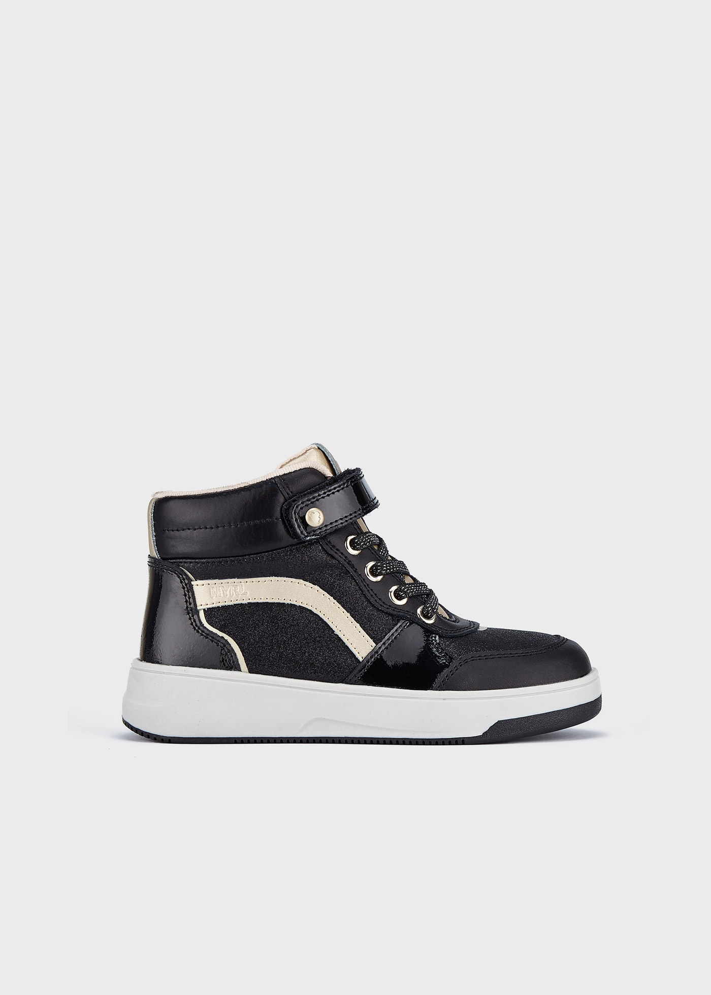 Guess high clearance top trainers